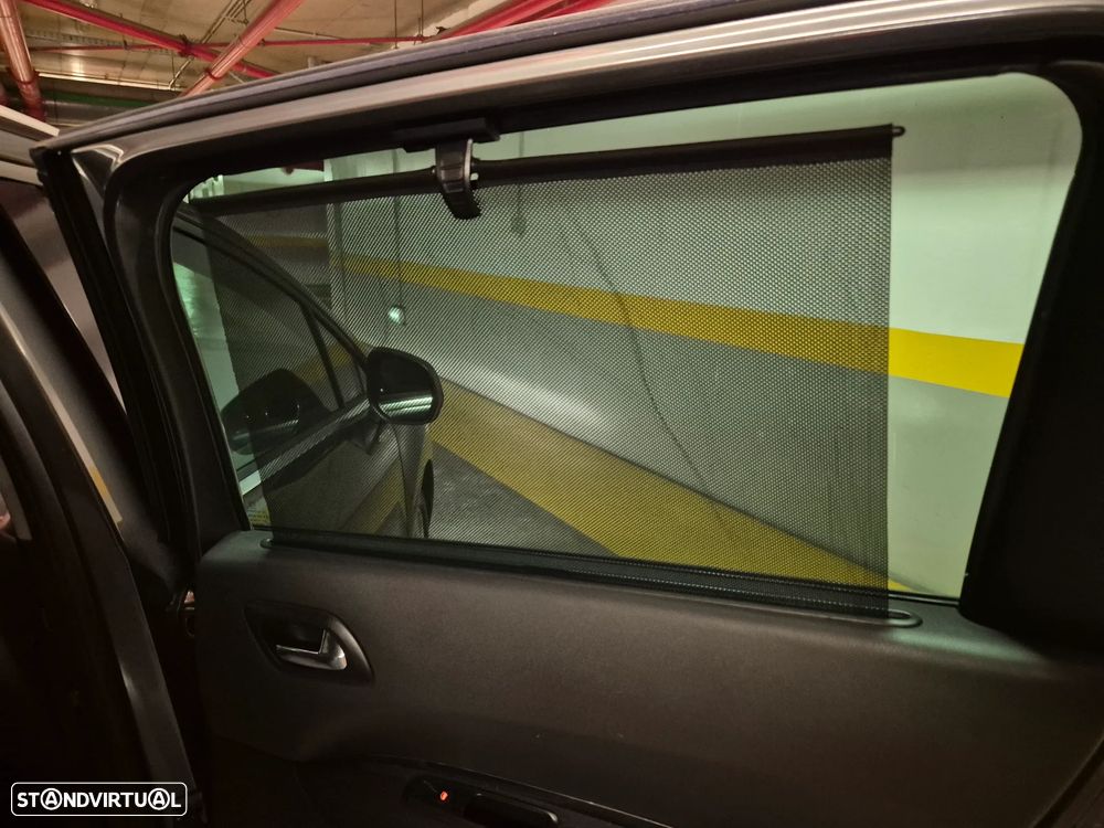 Peugeot 5008 1.6 E-HDi Allure 2-Tronic - 37