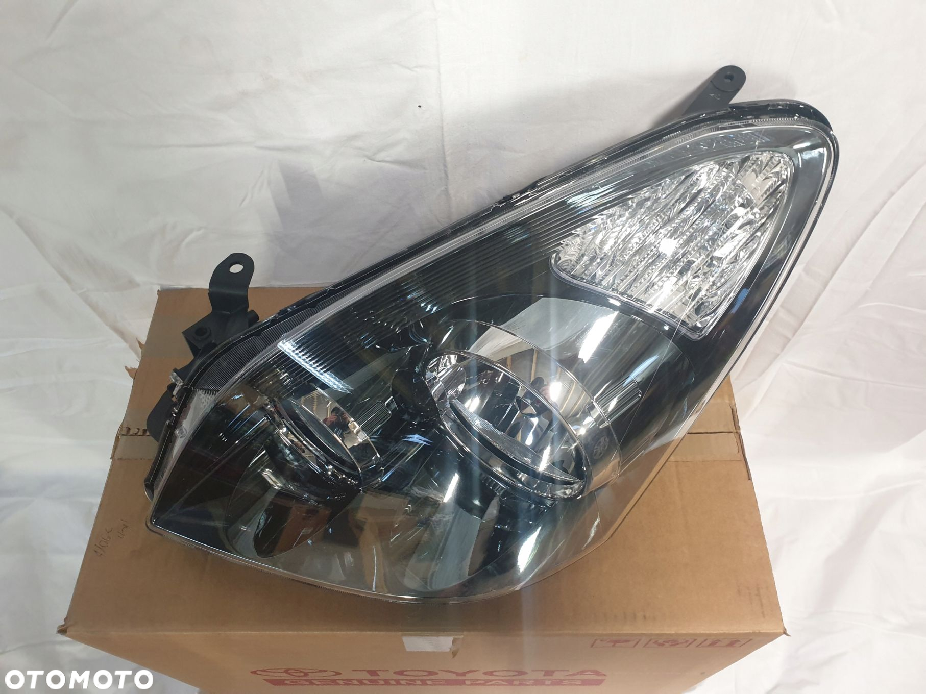 TOYOTA COROLLA VERSO LIFT 06-08 LAMPA LEWA PRZOD - 2