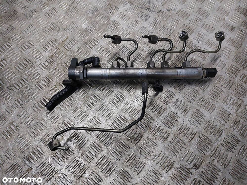 POMPA WTRYSKOWA + WTRYSKIWACZE + LISTWA KOMPLET BMW F10 520d 2.0 D - 11