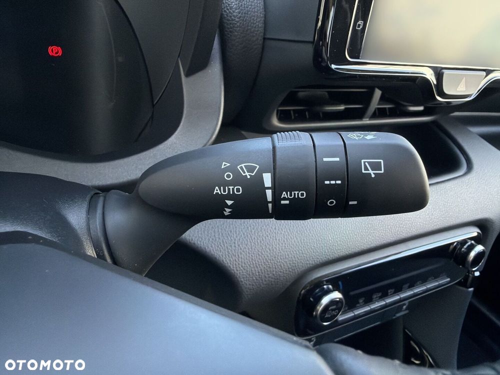 Toyota Yaris Hybrid 1.5 Style - 16