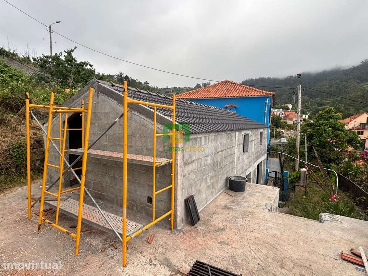 Moradia em Reconstrução - Grande imagem: 2/13