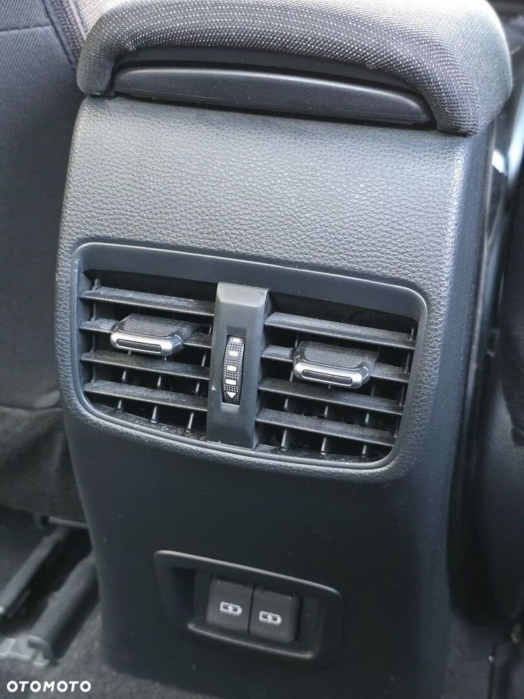 Toyota Corolla 1.8 Hybrid Comfort - 23