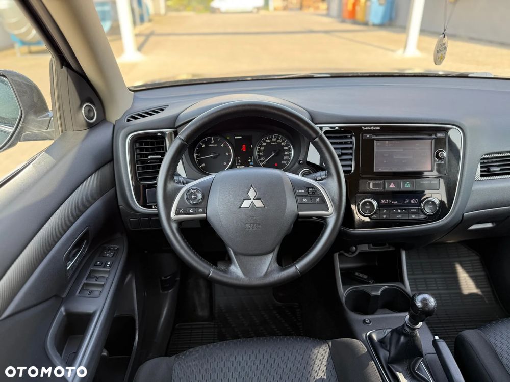 Mitsubishi Outlander 2.2 DI-D 4WD Intense - 20
