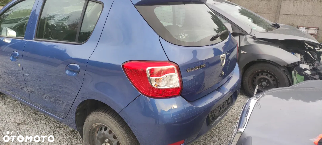 Dacia Sandero kompletny tyl - 2