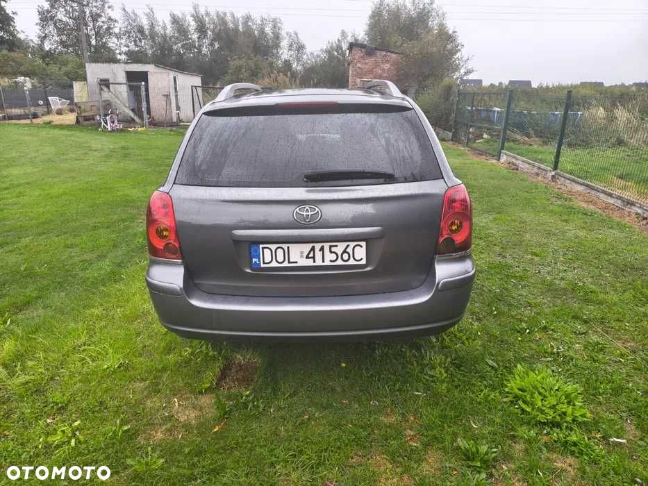 Toyota Avensis 2005 photo 3