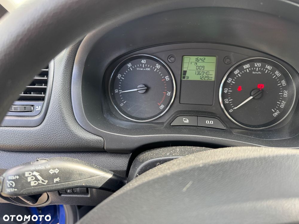 Skoda Fabia 1.2 HTP FAMILY - 13