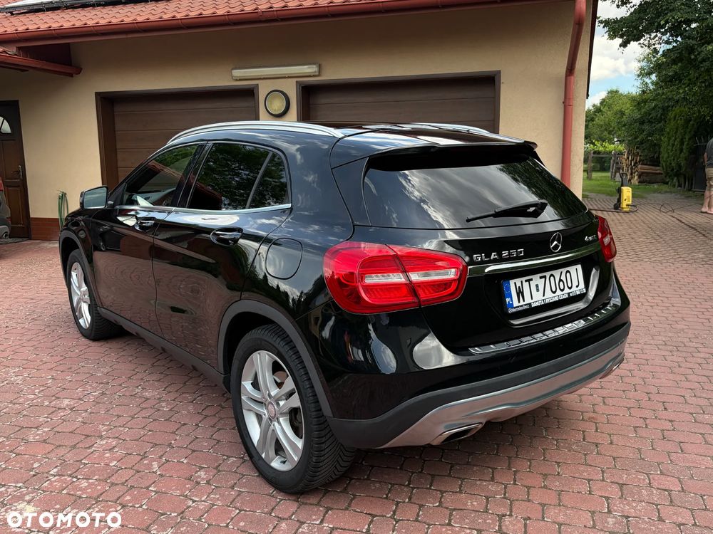 Mercedes-Benz GLA 250 4Matic 7G-DCT Urban - 9