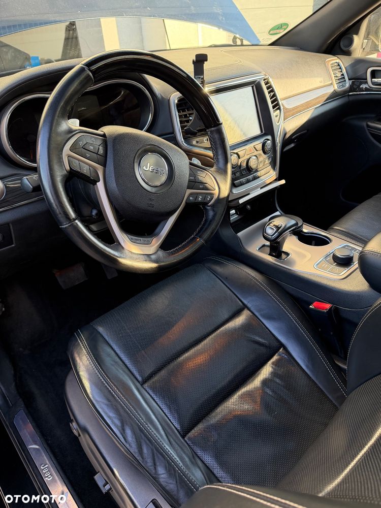 Jeep Grand Cherokee - 19