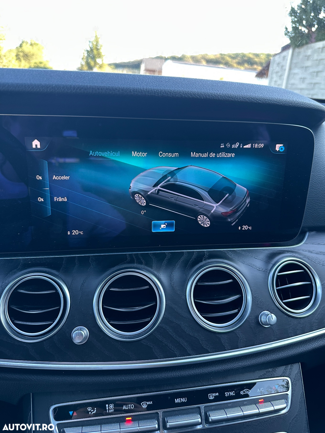 Mercedes-Benz E 200 4Matic T 9G-TRONIC Avantgarde - 26