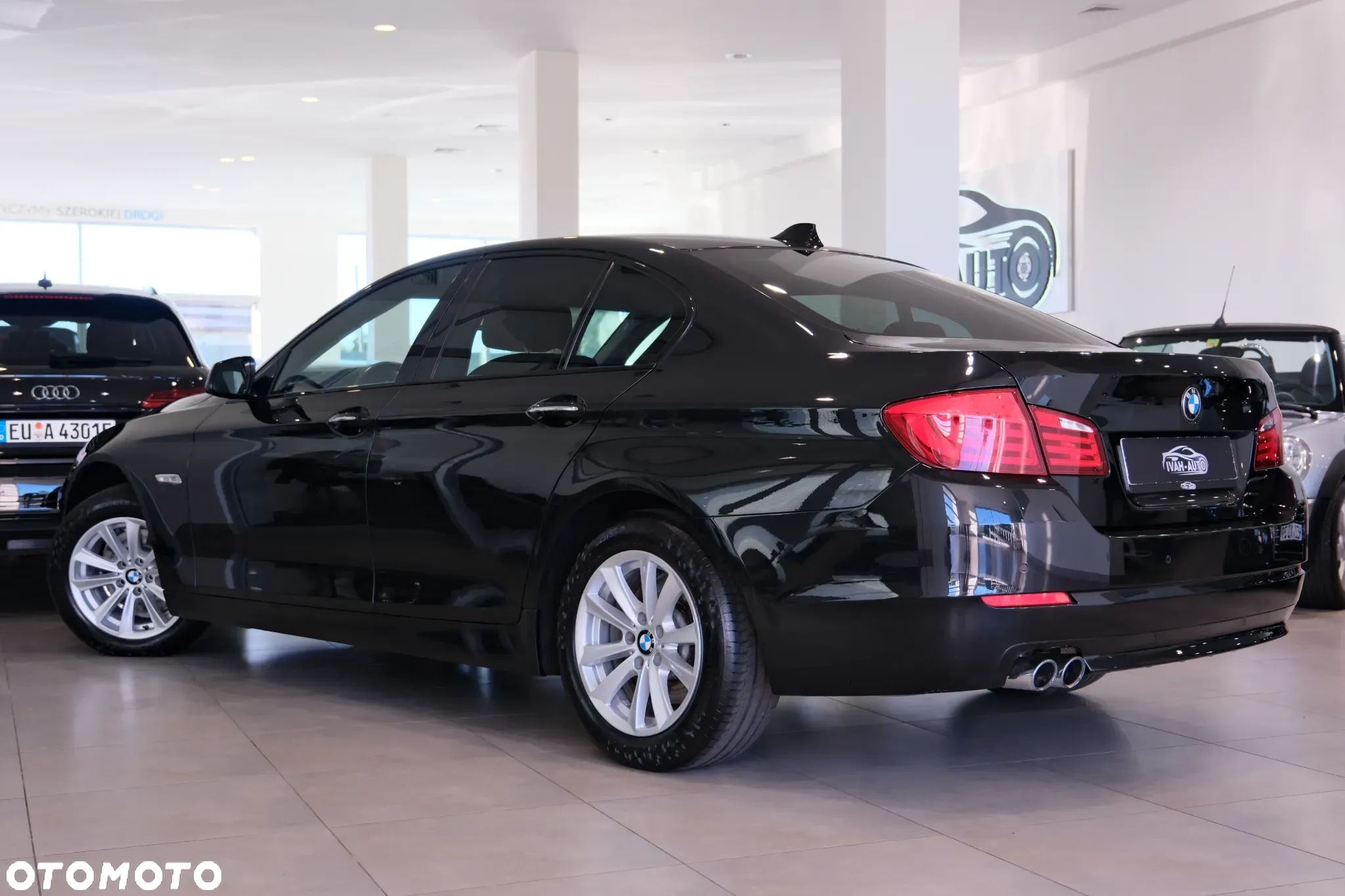 BMW Seria 5 523i - 14