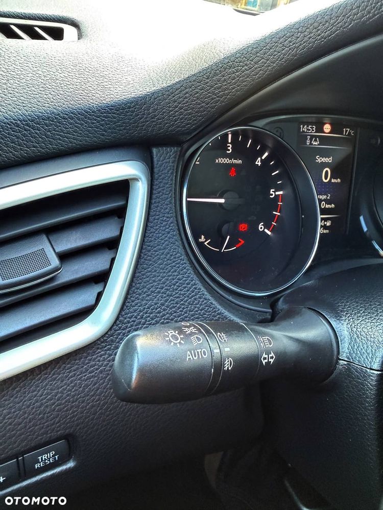 Nissan Qashqai 1.6 dCi Xtronic TEKNA+ - 8
