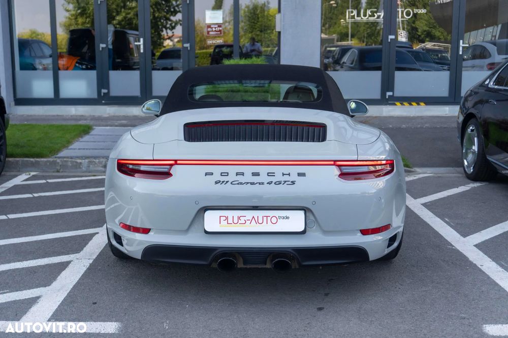 Porsche 911 Carrera 4 GTS Cabriolet PDK - 9