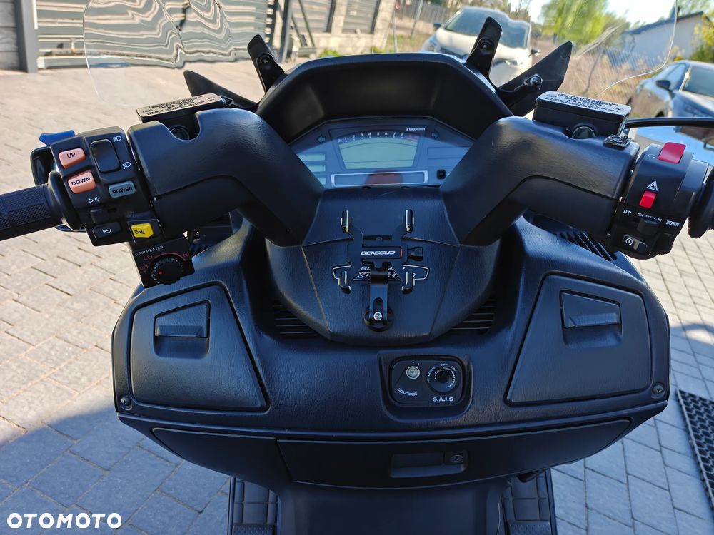 Suzuki Burgman - 9
