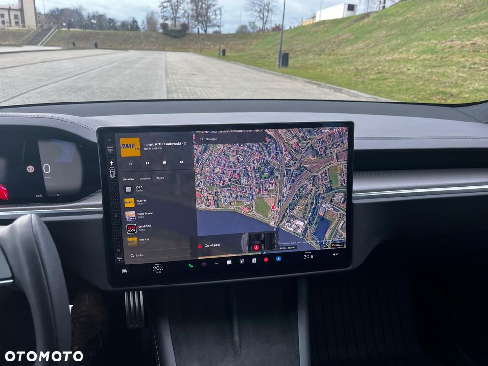 Tesla Model S - 26