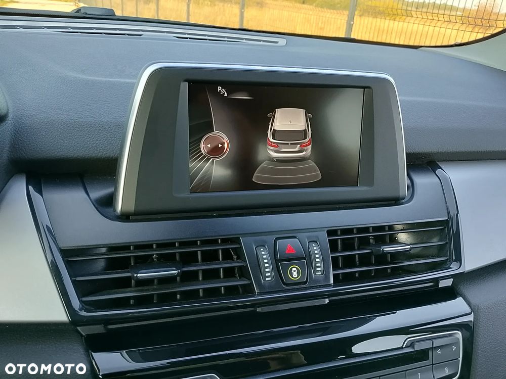 BMW Seria 2 218d Sport Line - 28