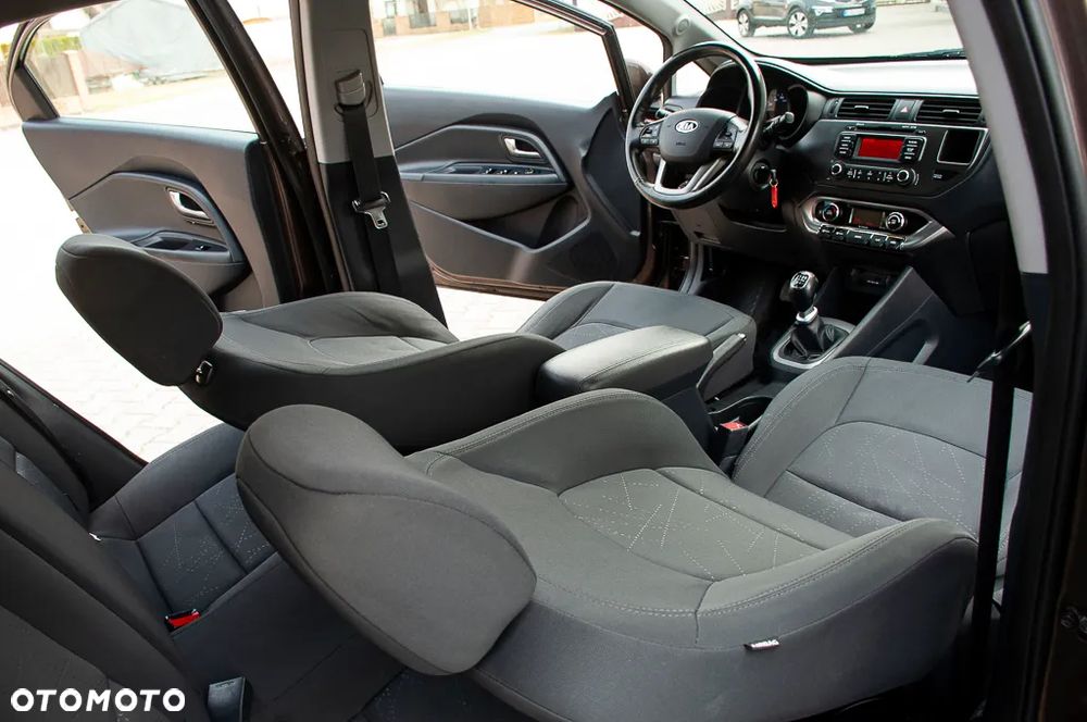 Kia Rio - 24
