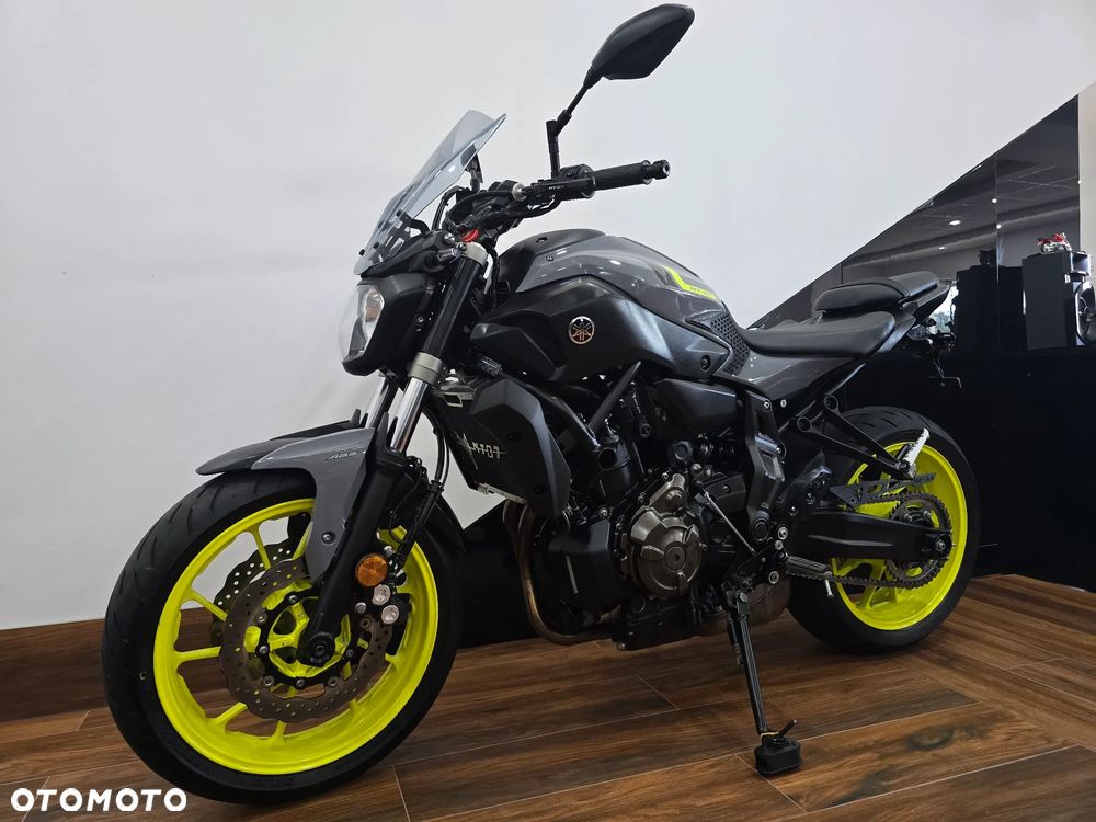 Yamaha MT - 5