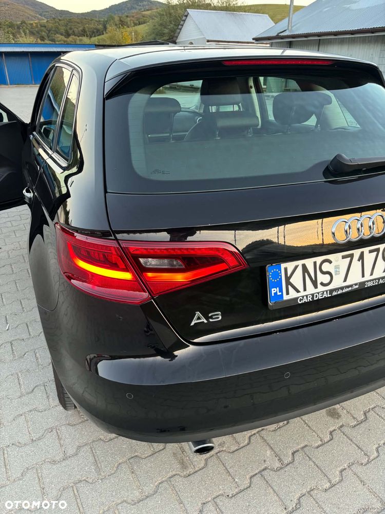 Audi A3 Sportback 1.6 TDI S tronic Ambiente - 11