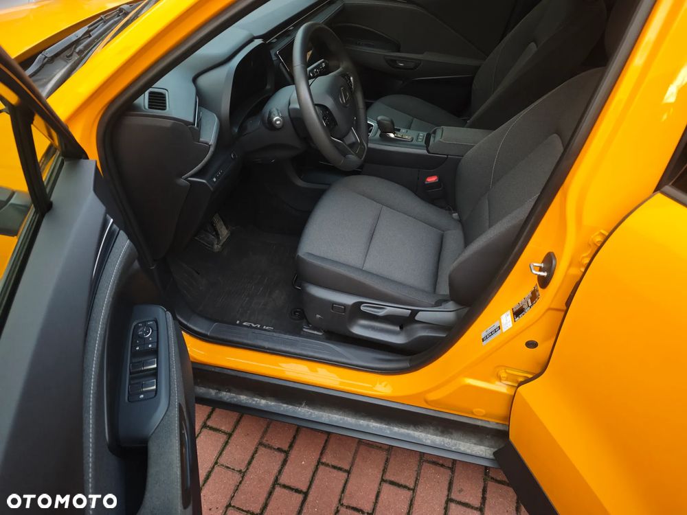 Lexus LBX 1.5 Hybrid - 34