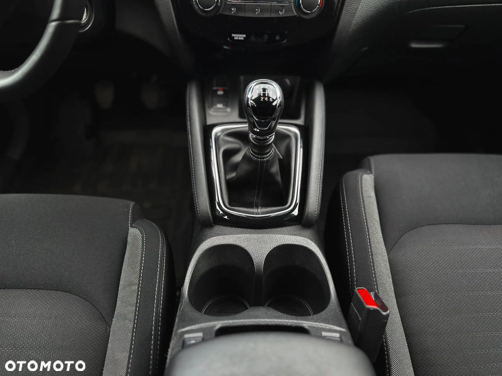 Nissan Qashqai 1.5 dCi Visia - 24