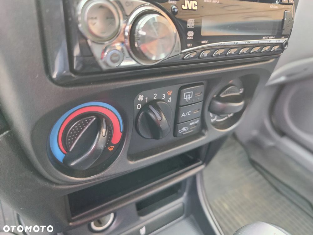 Nissan Almera 1.5 acenta PLUS - 30