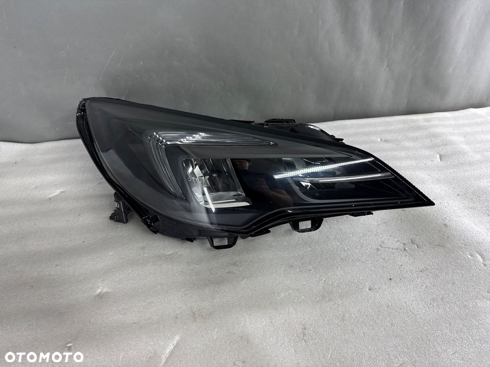 Reflektor Przód strona prawa Astra K 5 V 39179826 LIFT - 1