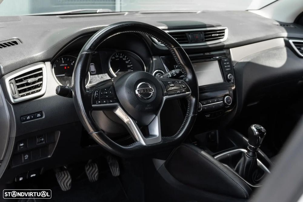 Nissan Qashqai 1.5 dCi N-Connecta J18 - 11