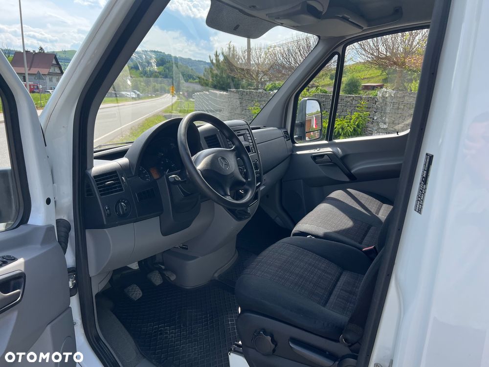 Mercedes-Benz Sprinter - 13