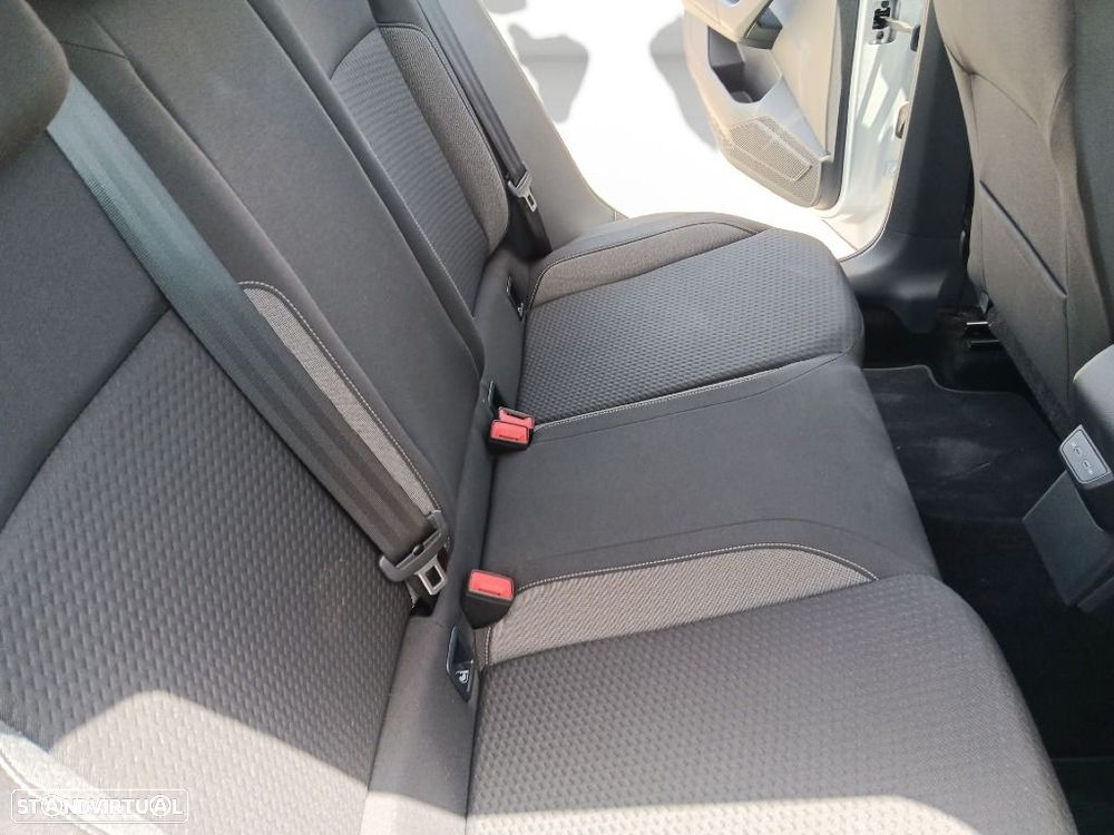 VW Taigo 1.0 TSI Urban DSG - 17