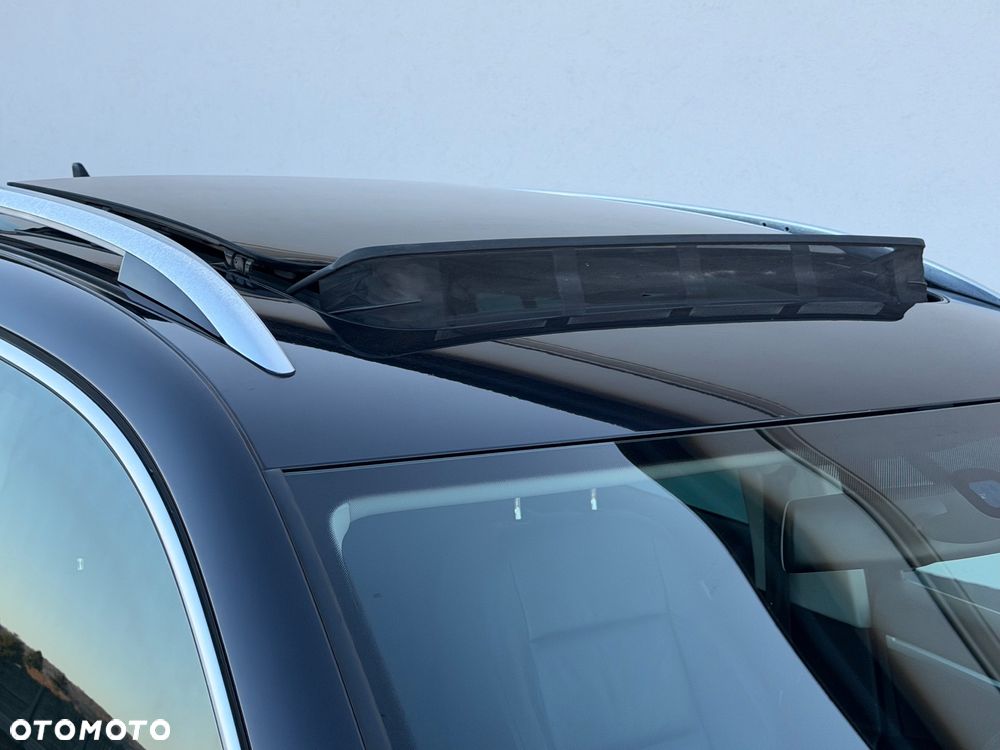 Volkswagen Tiguan - 32