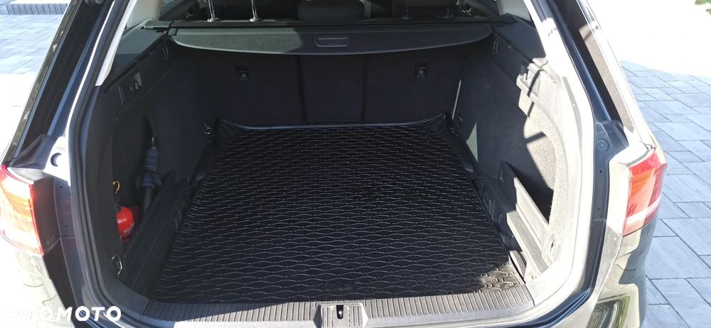 Volkswagen Passat 2.0 TDI SCR Comfortline - 9