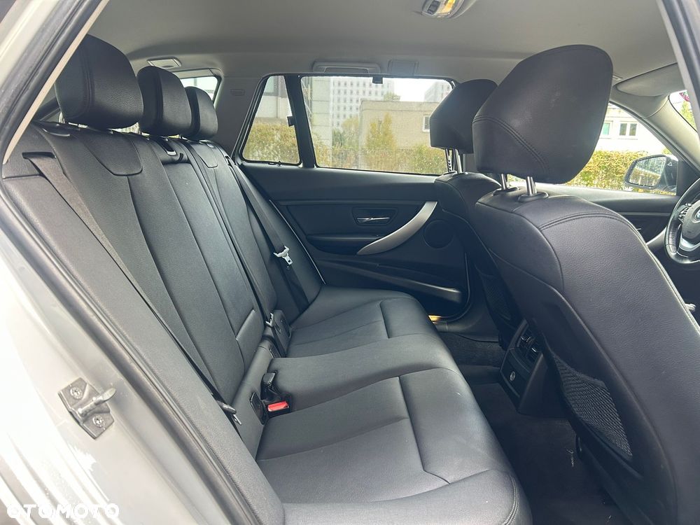 BMW Seria 3 318d Luxury Line - 9