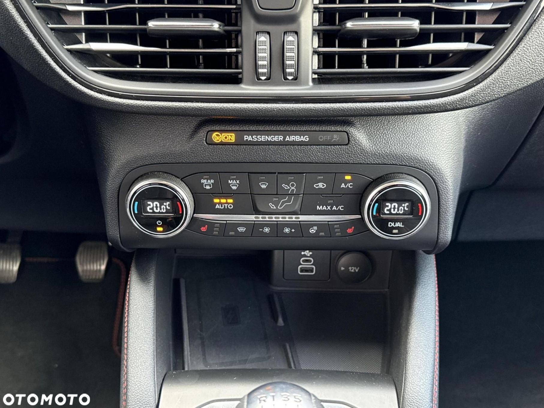 Ford Kuga 1.5 EcoBoost ST-LINE X - 20