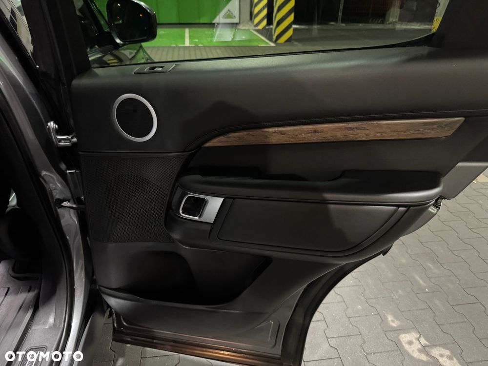 Land Rover Discovery 3.0 TD6 HSE Luxury - 23