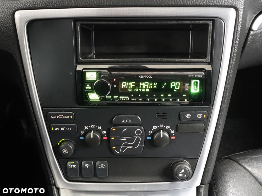 Volvo XC 70 D5 AWD Momentum - 32