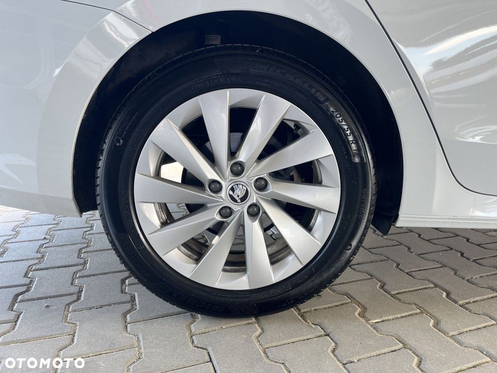 Skoda Octavia 2.0 TDI Selection DSG - 19