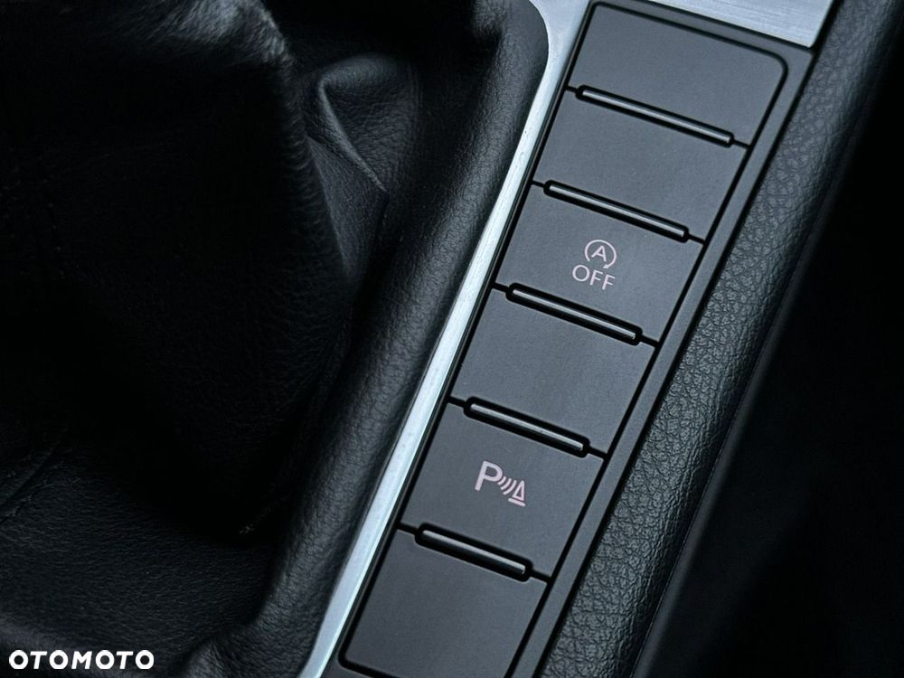 Volkswagen Passat - 29