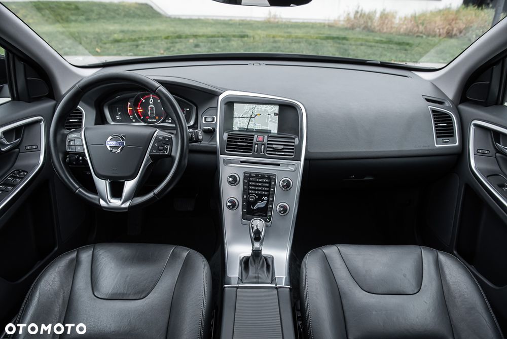 Volvo XC 60 D5 AWD Geartronic Summum - 16