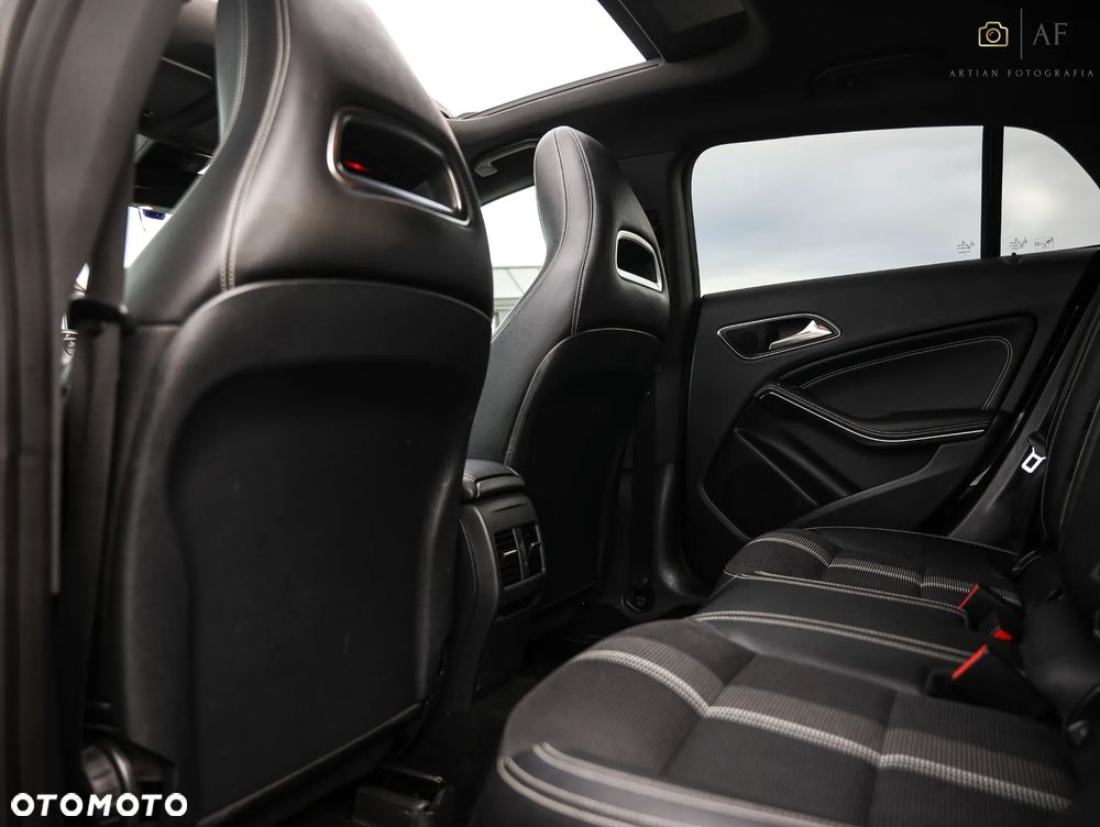 Mercedes-Benz CLA 220 d 7G-DCT - 8