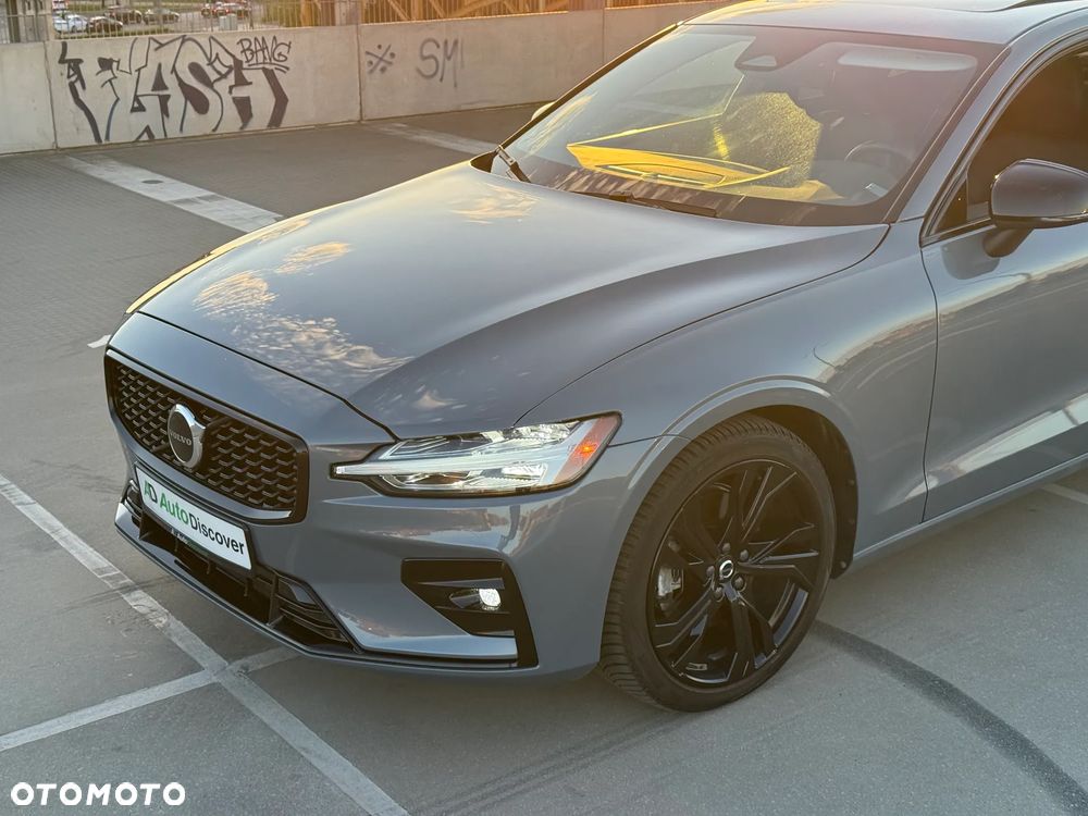 Volvo S60 B5 B AWD Plus Dark - 10