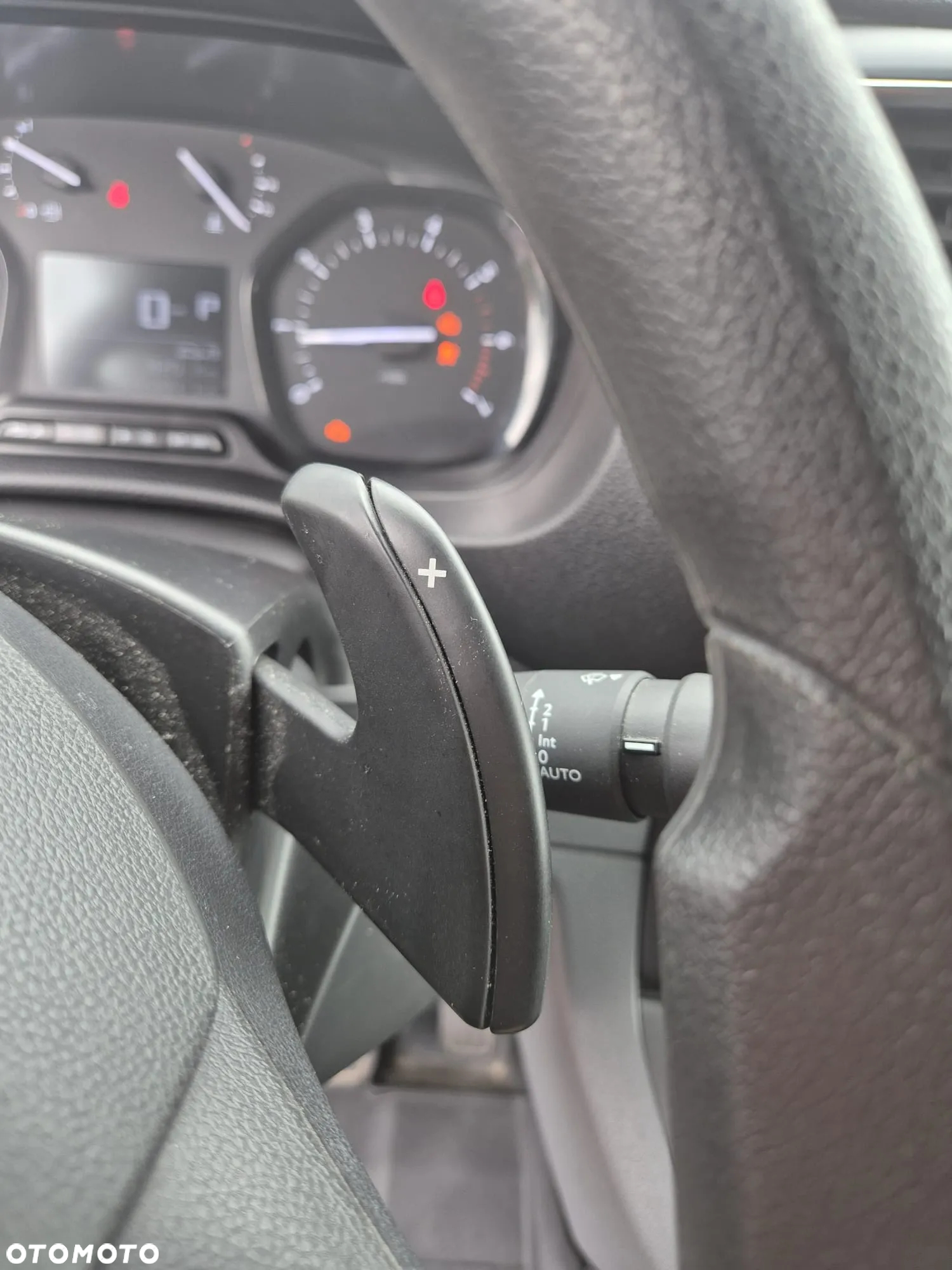 Opel VIVARO 2.0 Automat - 21
