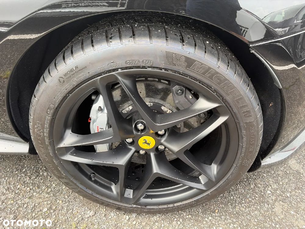 Ferrari Roma - 7