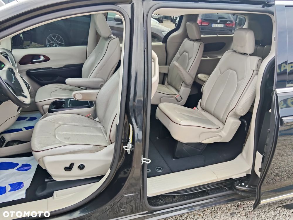 Chrysler Pacifica - 20