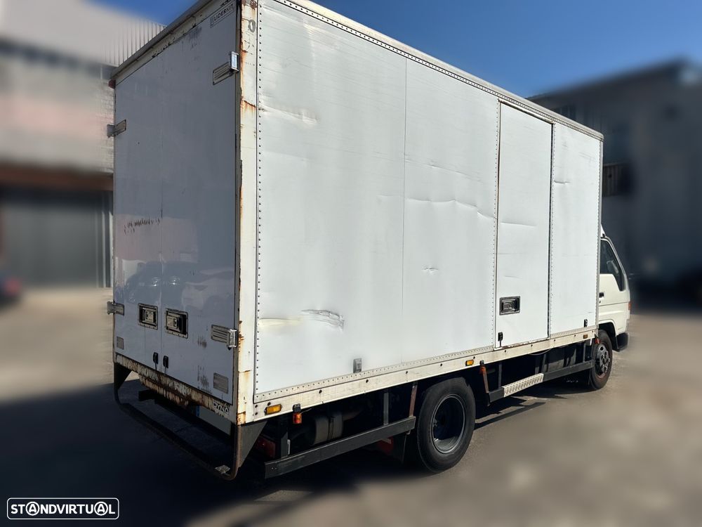 Toyota Dyna Turbo - 4