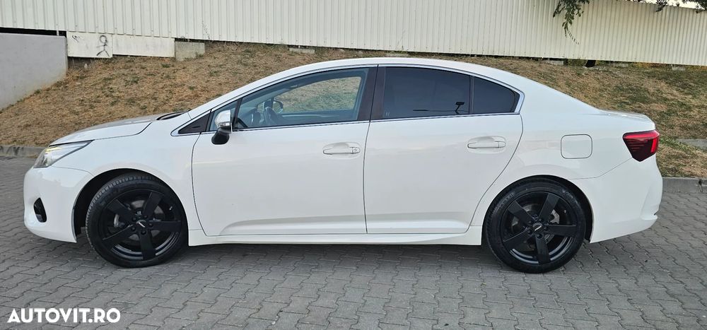 Toyota Avensis - 10
