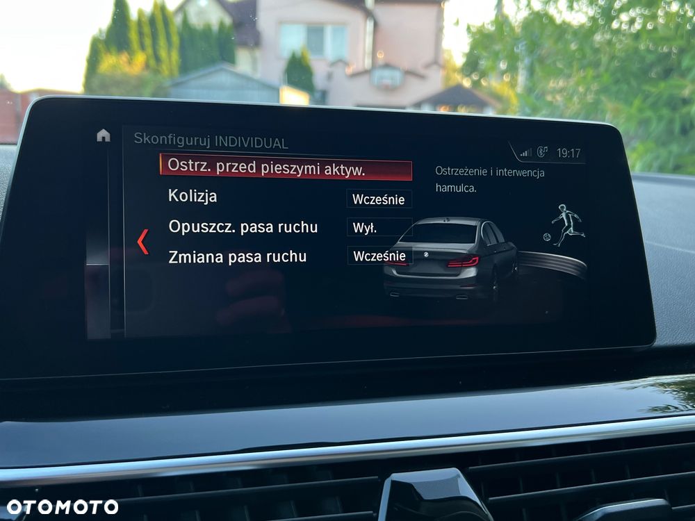 BMW Seria 5 520d xDrive Luxury Line sport - 36