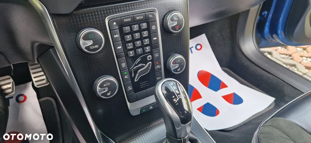 Volvo V40 D4 Geartronic RDesign - 21