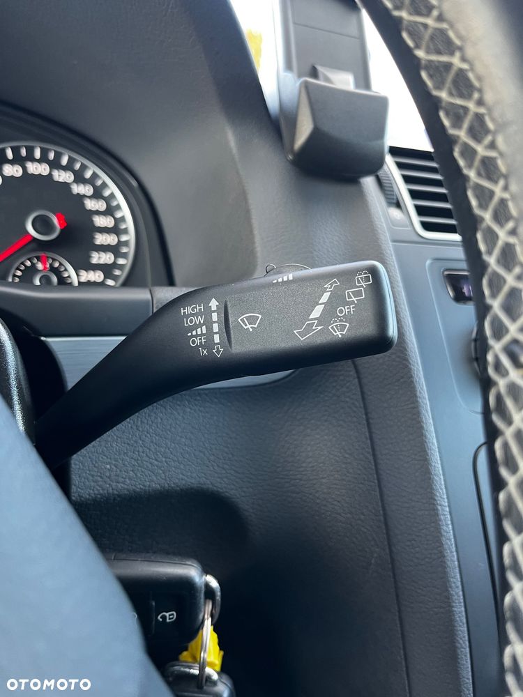 Volkswagen Touran 1.6 TDI DPF BlueMotion Technology Cup - 26