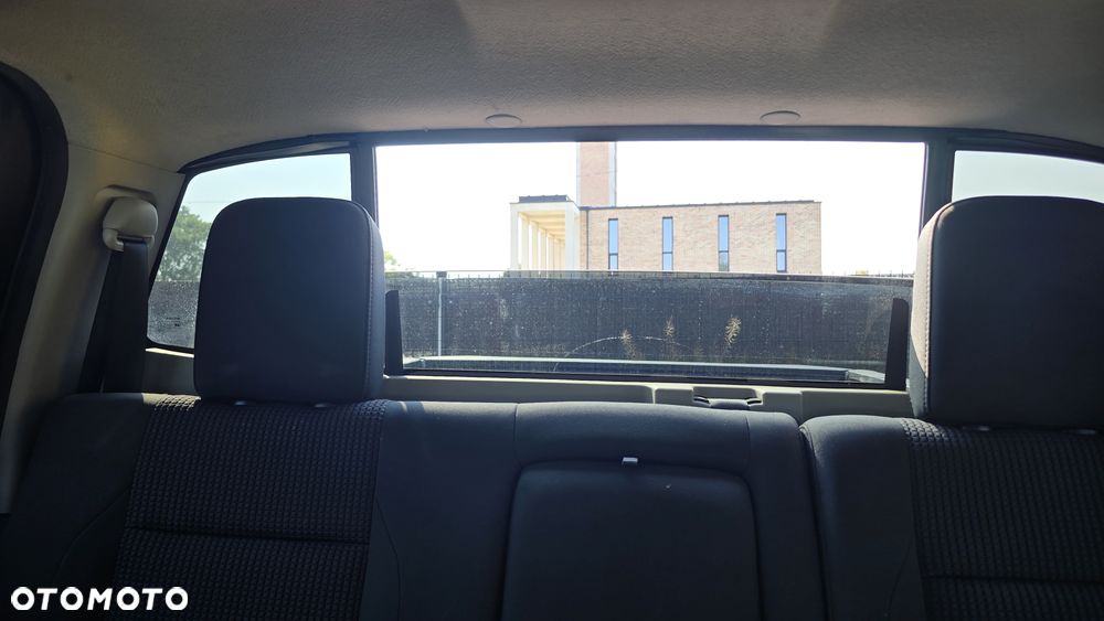 Nissan Titan 5.6 V8 LE Crew Cab - 37