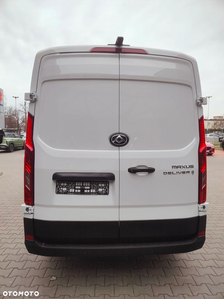 Maxus Deliver 9 - 6